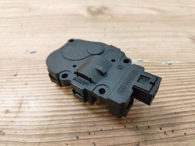 bontott BMW 3 E91 Fűtés Állító Motor