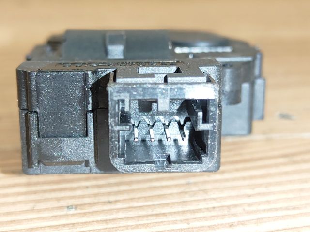 bontott BMW 3 E91 Fűtés Állító Motor