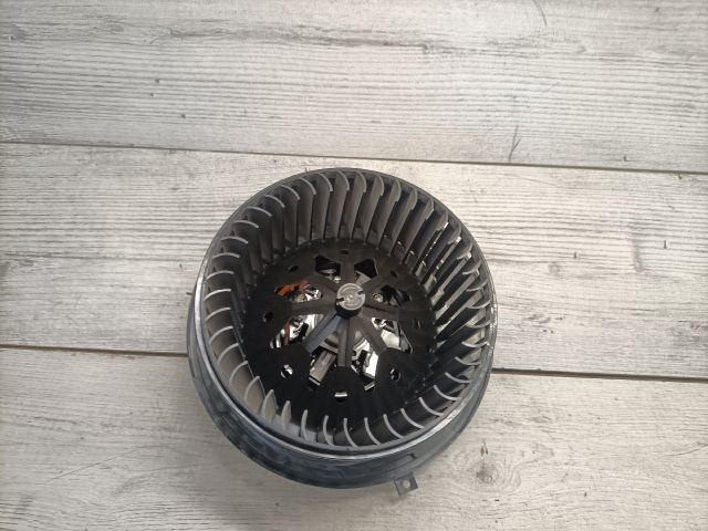 bontott BMW 3 E91 Fűtőmotor (Klímás)