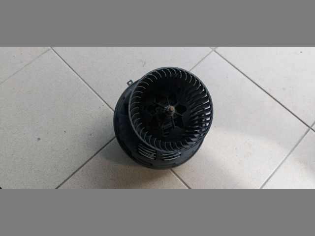 bontott BMW 3 E91 Fűtőmotor (Klímás)