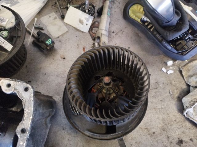 bontott BMW 3 E91 Fűtőmotor (Klímás)