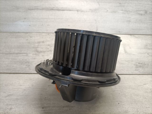 bontott BMW 3 E91 Fűtőmotor (Klímás)