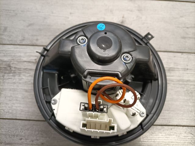 bontott BMW 3 E91 Fűtőmotor (Klímás)