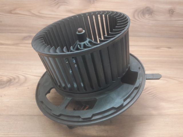 bontott BMW 3 E91 Fűtőmotor (Klímás)