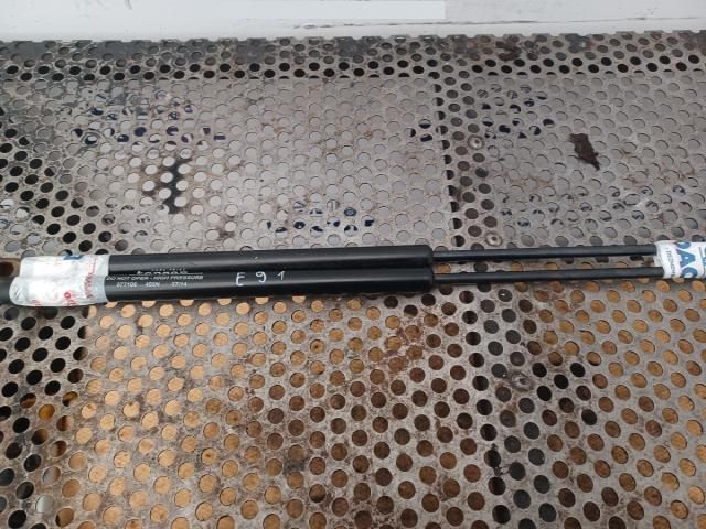 bontott BMW 3 E91 Gázrugós Kitámasztó Teleszkóp Pár Csomagtérajtó