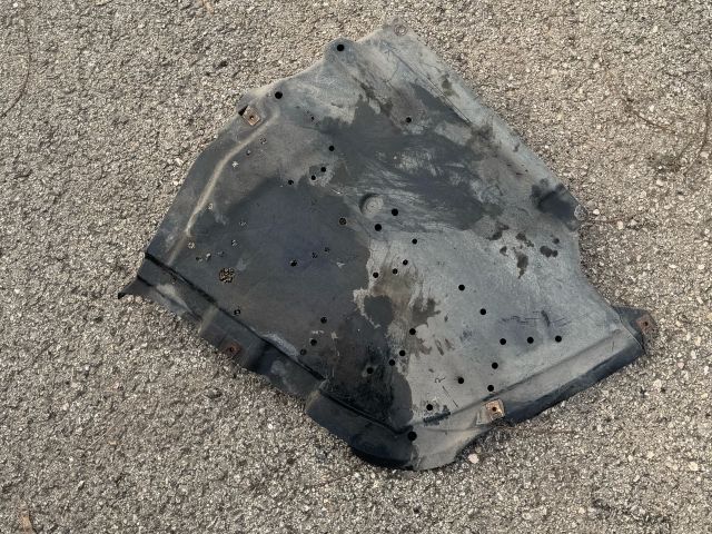 bontott BMW 3 E91 Hátfal Burkolat