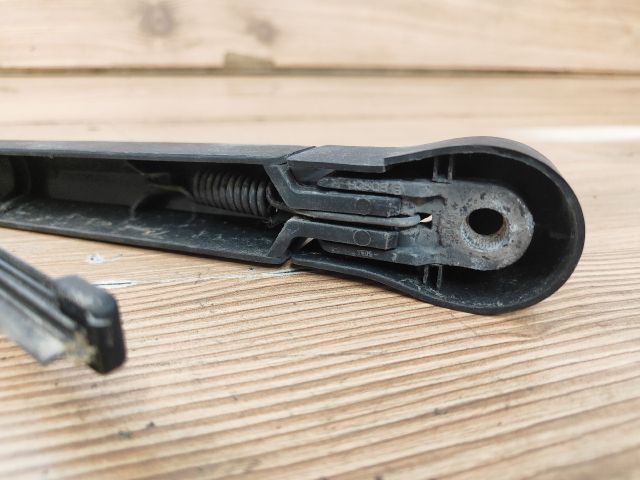 bontott BMW 3 E91 Hátsó Ablaktörlő Kar