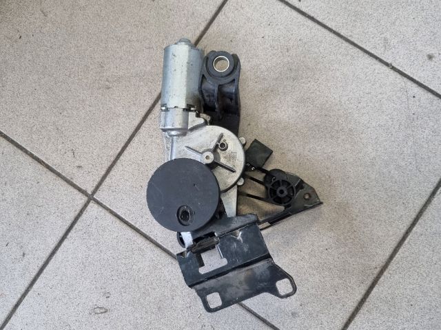 bontott BMW 3 E91 Hátsó Ablaktörlő Motor