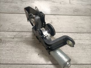 bontott BMW 3 E91 Hátsó Ablaktörlő Motor