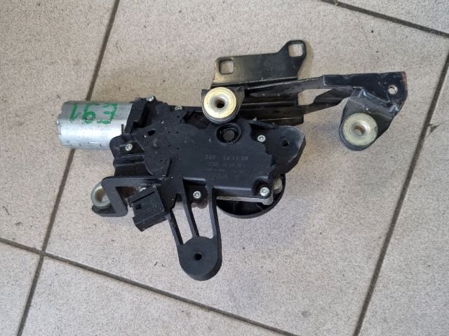 bontott BMW 3 E91 Hátsó Ablaktörlő Motor