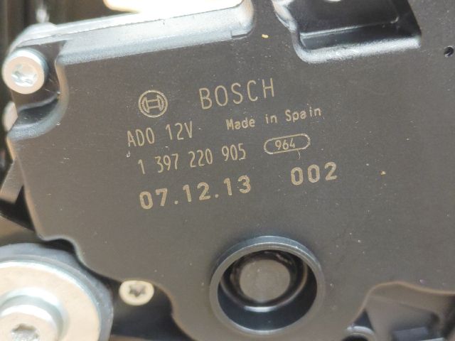 bontott BMW 3 E91 Hátsó Ablaktörlő Motor