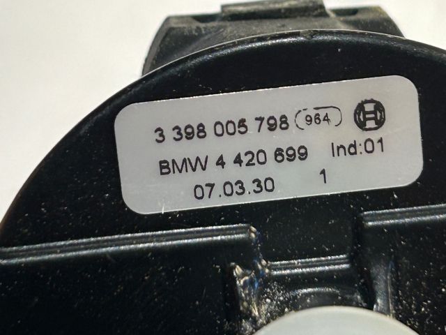 bontott BMW 3 E91 Hátsó Ablaktörlő Motor