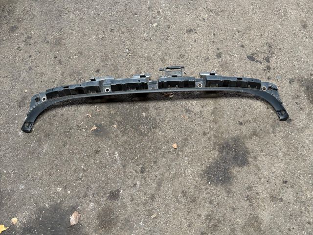 bontott BMW 3 E91 Hátsó középső Lökhárító Tartó (Műanyag)