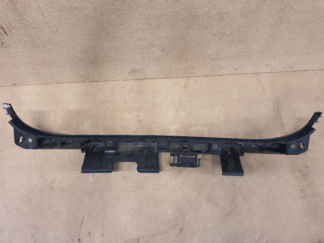 bontott BMW 3 E91 Hátsó középső Lökhárító