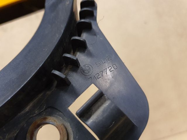 bontott BMW 3 E91 Hátsó középső Lökhárító