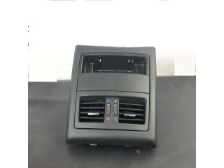 bontott BMW 3 E91 Hátsó középső Szellőző