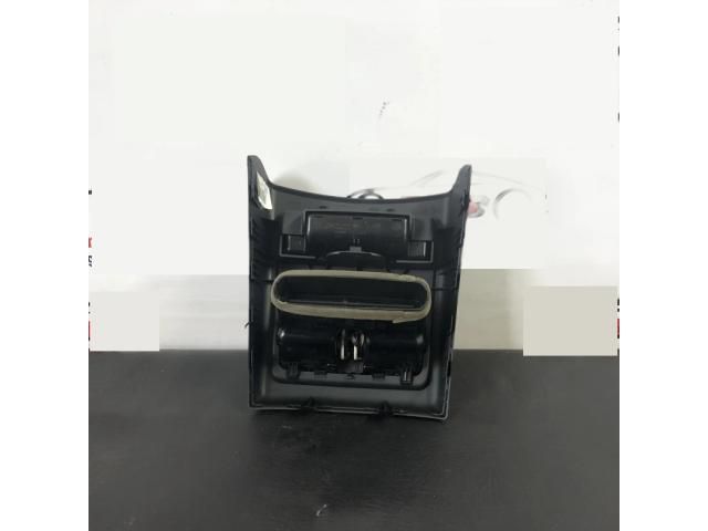 bontott BMW 3 E91 Hátsó középső Szellőző