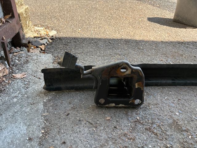 bontott BMW 3 E91 Hátsó Lökhárító Merevítő (Fém)