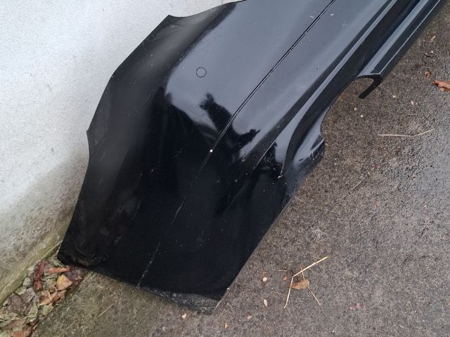 bontott BMW 3 E91 Hátsó Lökhárító (Részeivel)