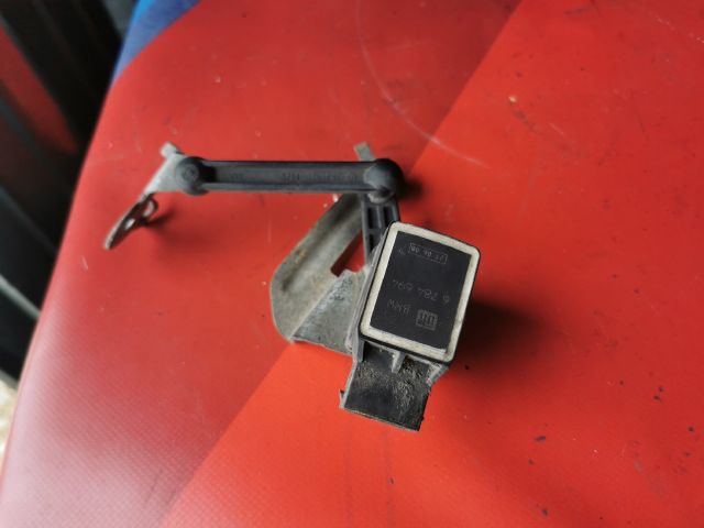 bontott BMW 3 E91 Hátsó Xenon Szintszabályzó Jeladó