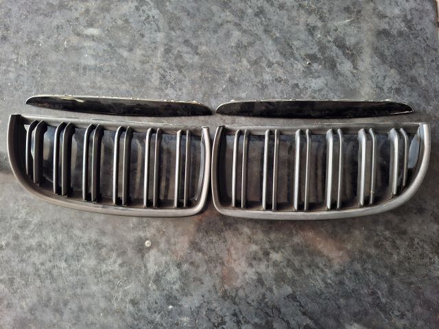 bontott BMW 3 E91 Hűtőrács