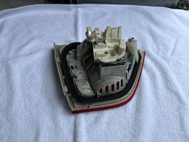 bontott BMW 3 E91 Jobb Belső Hátsó Lámpa