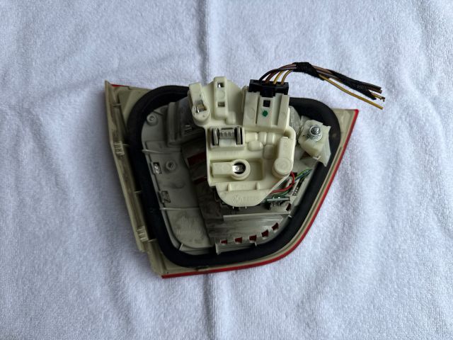 bontott BMW 3 E91 Jobb Belső Hátsó Lámpa