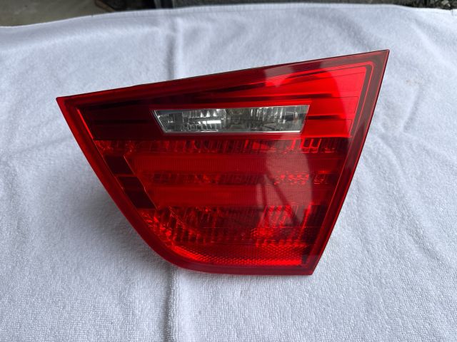 bontott BMW 3 E91 Jobb Belső Hátsó Lámpa