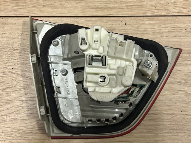 bontott BMW 3 E91 Jobb Belső Hátsó Lámpa