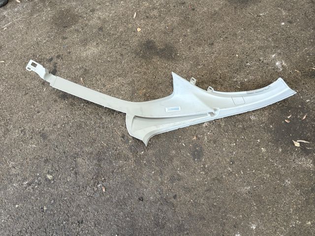 bontott BMW 3 E91 Jobb D Oszlop Burkolat