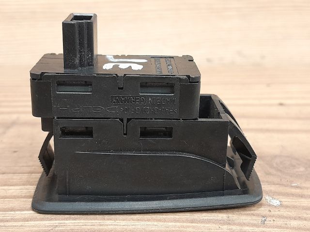 bontott BMW 3 E91 Jobb első Ablakemelő Kapcsoló