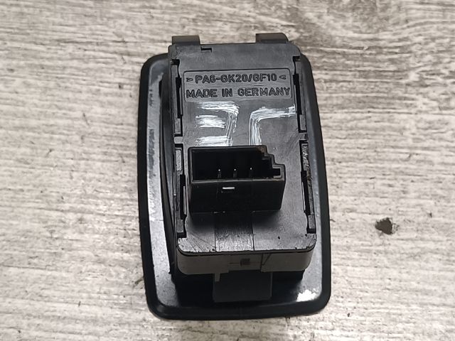 bontott BMW 3 E91 Jobb első Ablakemelő Kapcsoló