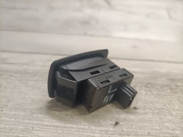 bontott BMW 3 E91 Jobb első Ablakemelő Kapcsoló