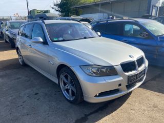 bontott BMW 3 E91 Jobb első Ablakemelő Motor