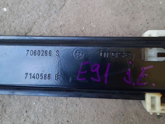 bontott BMW 3 E91 Jobb első Ablakemelő Szerkezet (Elektromos)