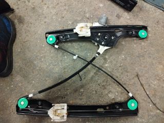 bontott BMW 3 E91 Jobb első Ablakemelő Szerkezet (Elektromos)