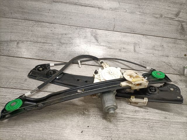 bontott BMW 3 E91 Jobb első Ablakemelő Szerkezet (Elektromos)