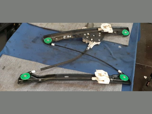 bontott BMW 3 E91 Jobb első Ablakemelő Szerkezet (Elektromos)