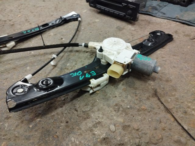 bontott BMW 3 E91 Jobb első Ablakemelő Szerkezet (Elektromos)