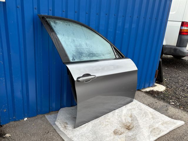 bontott BMW 3 E91 Jobb első Ajtó (Üres lemez)