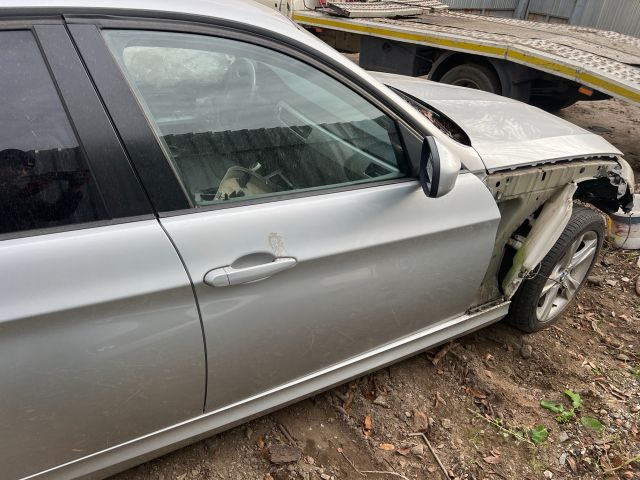 bontott BMW 3 E91 Jobb első Ajtó (Üres lemez)