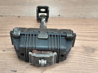 bontott BMW 3 E91 Jobb első Ajtóhatároló