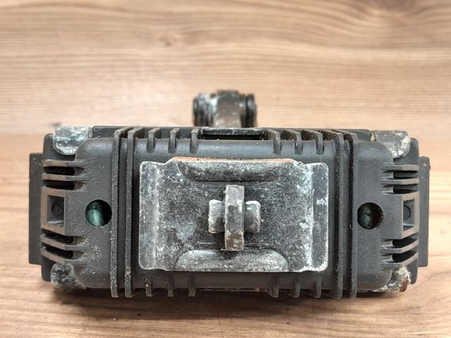 bontott BMW 3 E91 Jobb első Ajtóhatároló