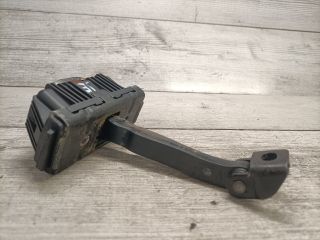 bontott BMW 3 E91 Jobb első Ajtóhatároló