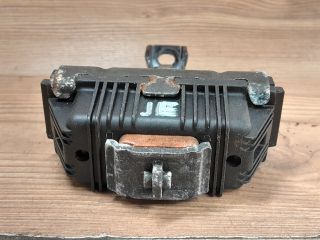 bontott BMW 3 E91 Jobb első Ajtóhatároló