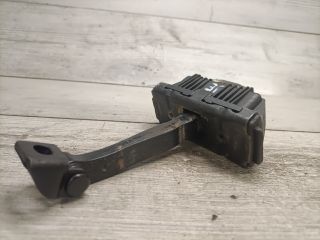 bontott BMW 3 E91 Jobb első Ajtóhatároló