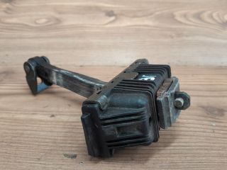 bontott BMW 3 E91 Jobb első Ajtóhatároló