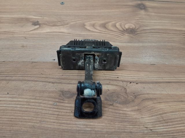 bontott BMW 3 E91 Jobb első Ajtóhatároló