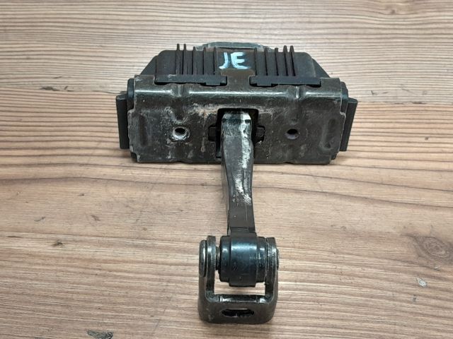 bontott BMW 3 E91 Jobb első Ajtóhatároló