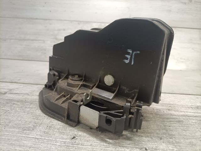 bontott BMW 3 E91 Jobb első Ajtózár